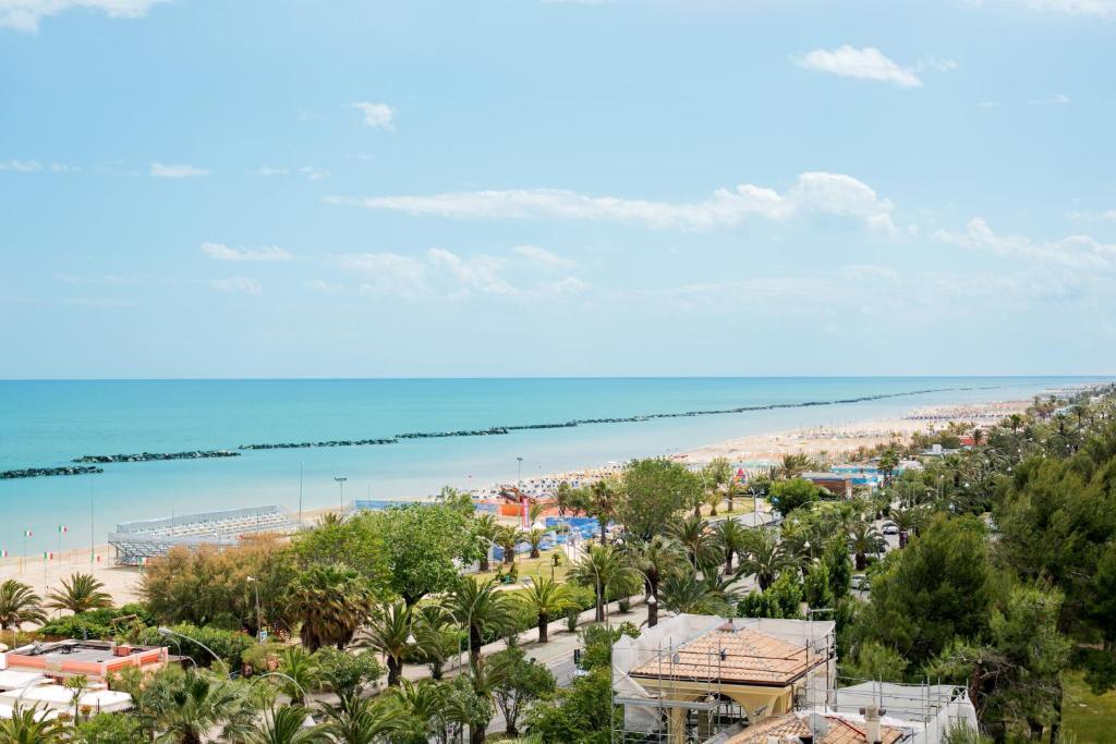 Hotel Le Soleil Сан-Бенедетто-дель-Тронто Екстер'єр фото