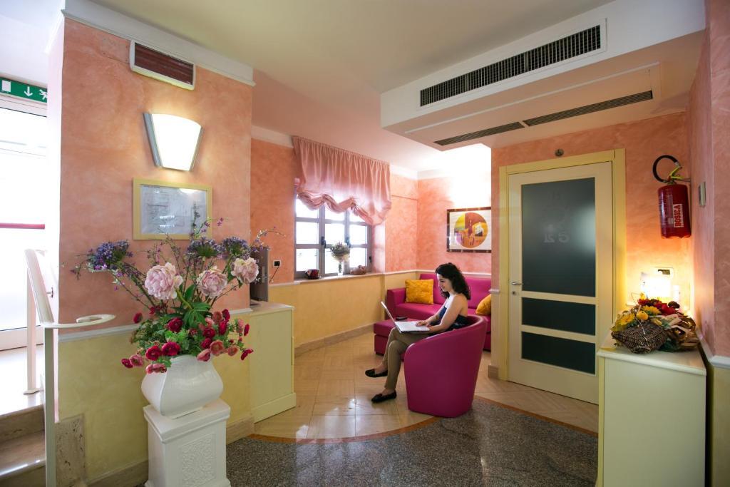 Hotel Le Soleil Сан-Бенедетто-дель-Тронто Екстер'єр фото