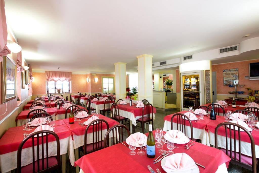 Hotel Le Soleil Сан-Бенедетто-дель-Тронто Екстер'єр фото
