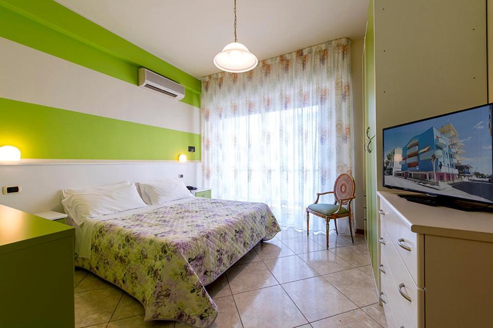 Hotel Le Soleil Сан-Бенедетто-дель-Тронто Екстер'єр фото