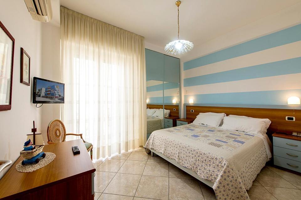 Hotel Le Soleil Сан-Бенедетто-дель-Тронто Екстер'єр фото